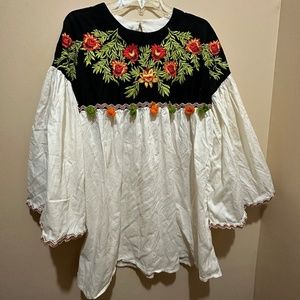 By outfitters embroidered women blouse Boho key hole Sz L